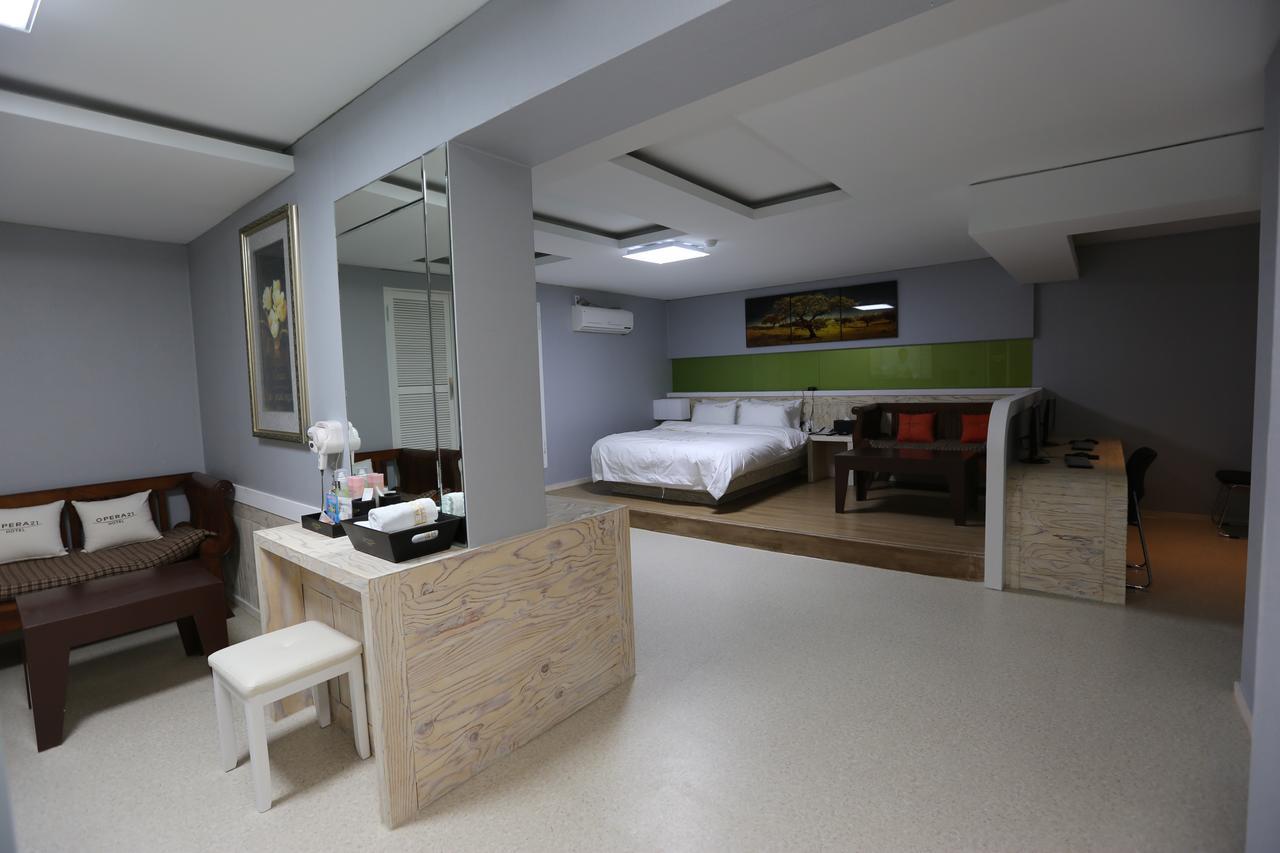 Opera 21 Hotel Jeonju Luaran gambar